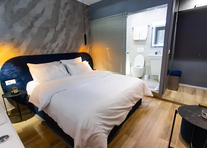 Luxury By The Bubbles Jacuzzi