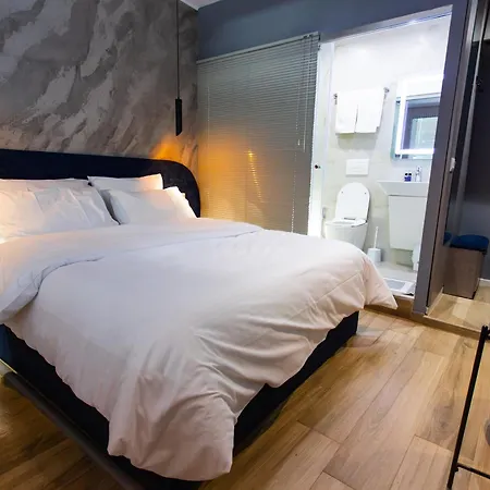 Luxury By The Bubbles Jacuzzi 3*