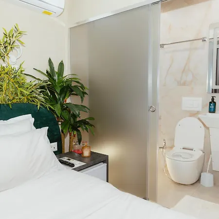 מלון Luxury By The Bubbles Jacuzzi 3*